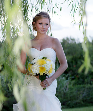 Bride with Bouquet Wilmington Natural Light Photography | Lynns-Lens.com